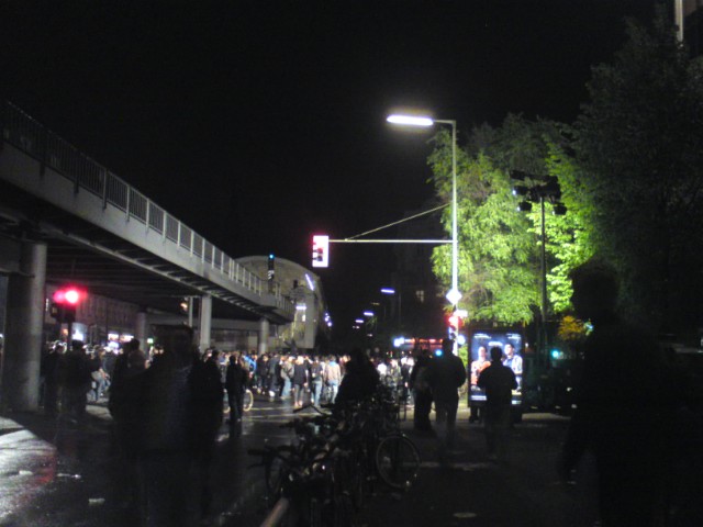 Am Abend des 01. Mai am Görlitzer Bahnhof in Berlin